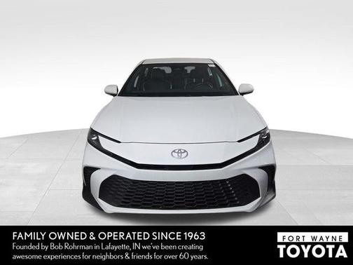 Ice Cap 2025 Toyota Camry SE