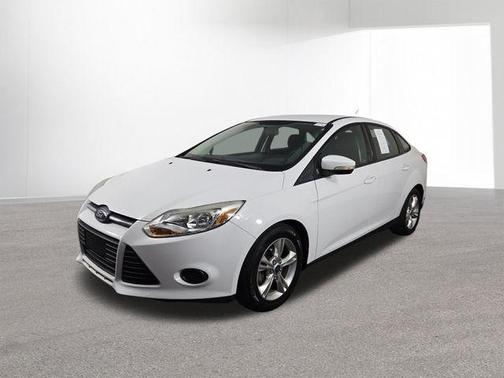 OXFORD WHITE 2014 Ford Focus SE