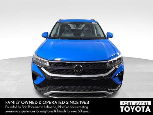 Cornflower Blue 2024 Volkswagen Taos 1.5T SE