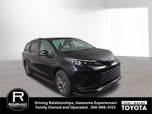 2024 Toyota Sienna XLE 8 Passenger
