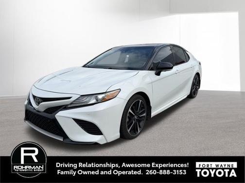 Midnight Black Metallic/Wind Chill 2018 Toyota Camry XSE