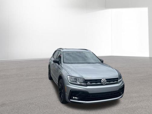 Silver Metallic 2021 Volkswagen Tiguan 2.0T SE R-Line Black 4MOTION