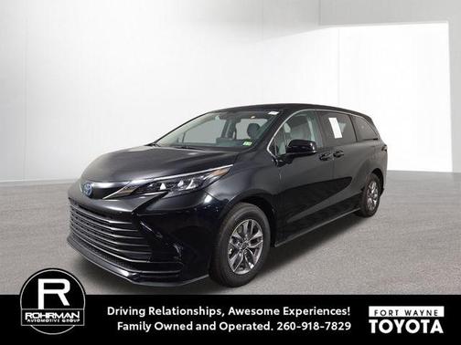 Midnight Black Metallic 2024 Toyota Sienna LE