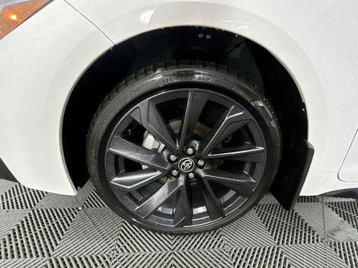 Ice Cap 2024 Toyota Corolla Hybrid SE