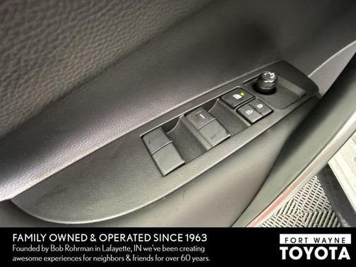 Ice Cap 2024 Toyota Corolla Hybrid SE