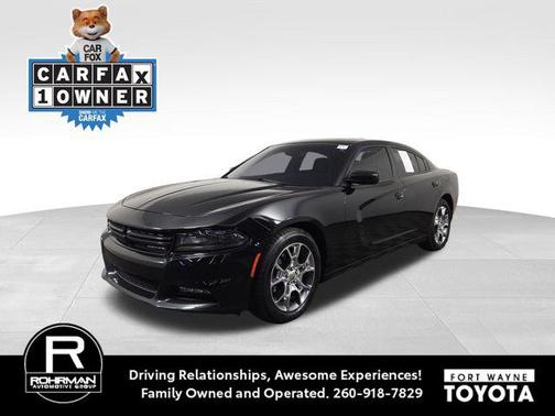 Pitch Black Clearcoat 2017 Dodge Charger SXT
