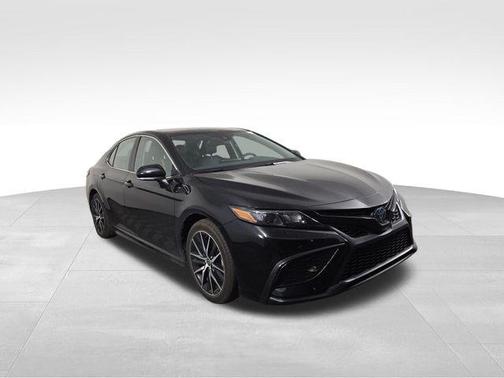 2024 Toyota Camry Hybrid SE
