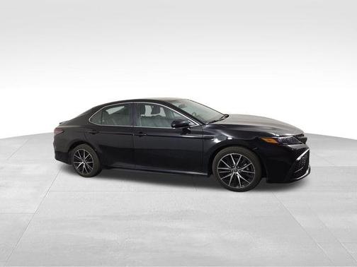 2024 Toyota Camry Hybrid SE