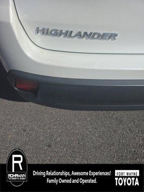 Blizzard Pearl 2019 Toyota Highlander XLE