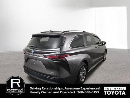 2022 Toyota Sienna XLE