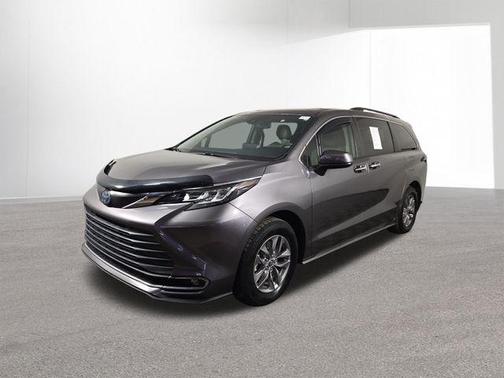 2022 Toyota Sienna XLE