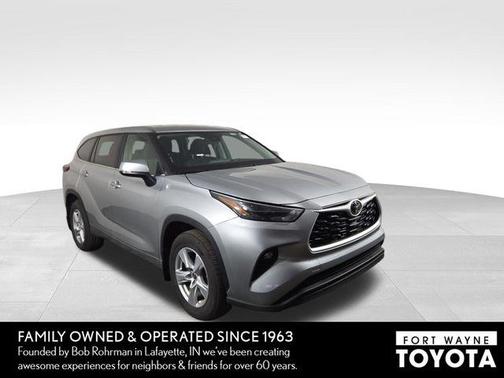 Celestial Silver Metallic 2025 Toyota Highlander LE