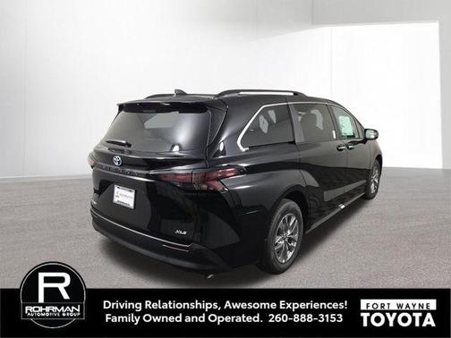 2025 Toyota Sienna XLE 7 Passenger