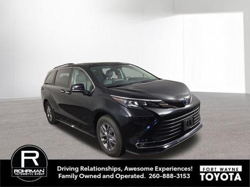 2024 Toyota Sienna XLE 8 Passenger