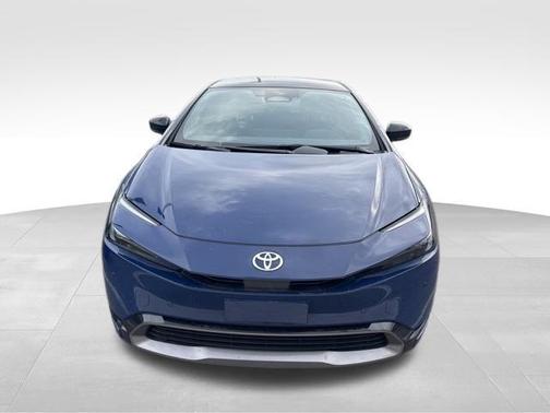 2025 Toyota Prius XLE