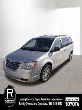 2010 Chrysler Town & Country New LX