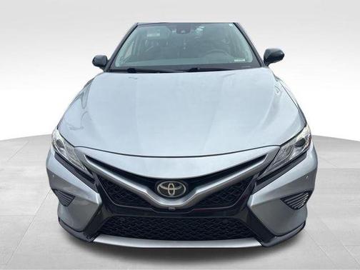 Celestial Silver/Midnight Black Metallic 2020 Toyota Camry XSE