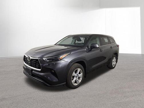 Magnetic Gray Metallic 2024 Toyota Highlander LE