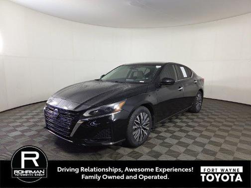 Super Black 2023 Nissan Altima 2.5 SV