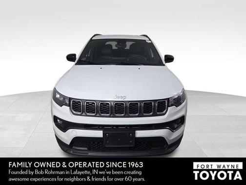 Bright White Clearcoat 2024 Jeep Compass Latitude