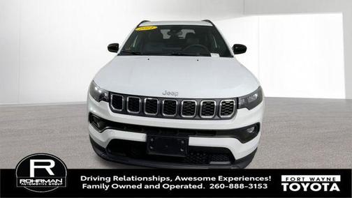 Bright White Clearcoat 2024 Jeep Compass Latitude