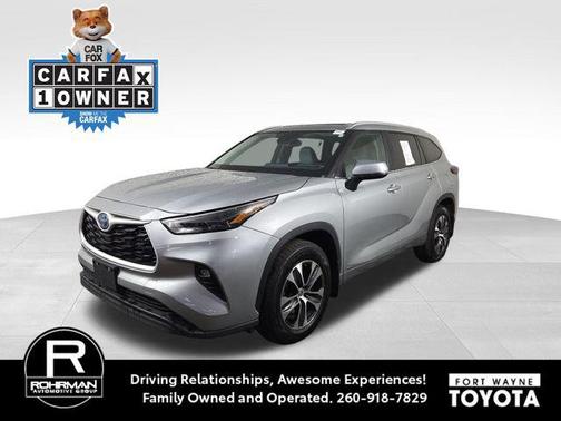 Celestial Silver Metallic 2024 Toyota Highlander Hybrid XLE