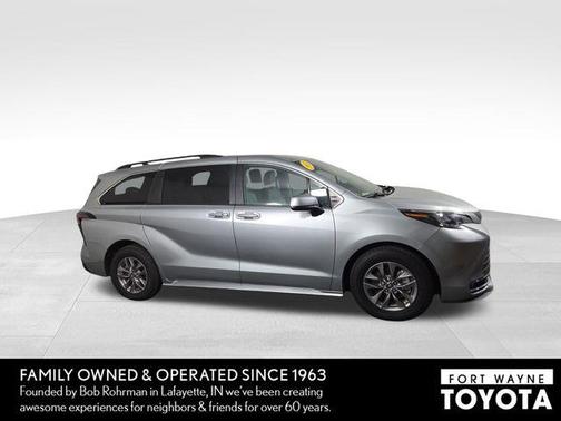 2024 Toyota Sienna XLE