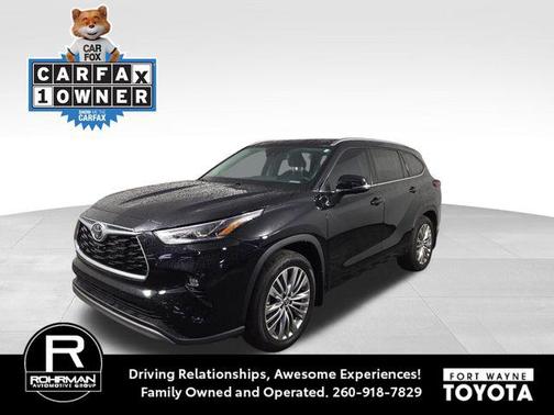 Midnight Black Metallic 2024 Toyota Highlander Platinum