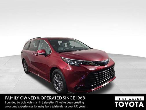 Ruby Flare Pearl 2025 Toyota Sienna XLE