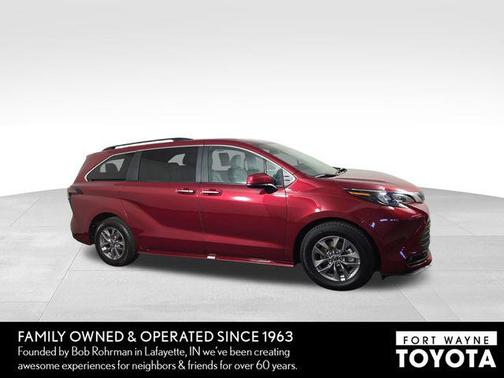 Ruby Flare Pearl 2025 Toyota Sienna XLE