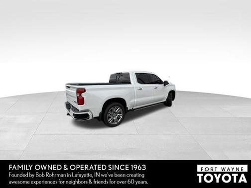 Iridescent Pearl Tricoat 2019 Chevrolet Silverado 1500 High Country