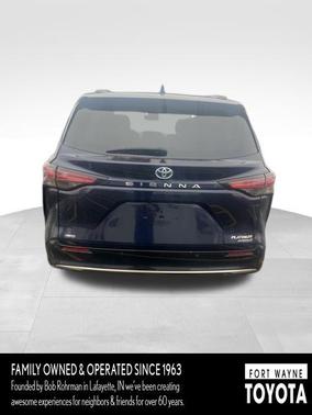 2024 Toyota Sienna Platinum