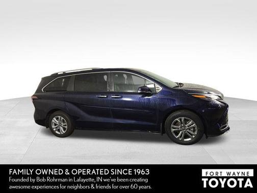 2024 Toyota Sienna Platinum