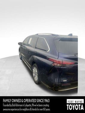 2024 Toyota Sienna Platinum