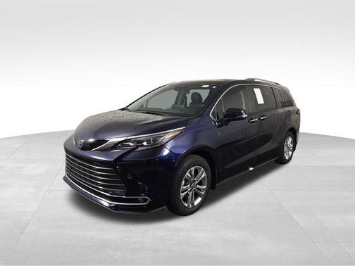 2024 Toyota Sienna Platinum