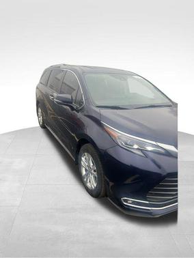 2024 Toyota Sienna Platinum
