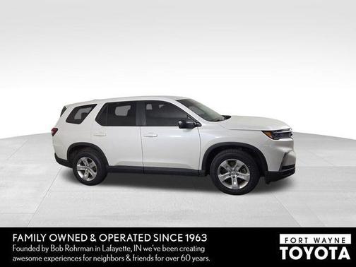 Platinum White Pearl 2023 Honda Pilot AWD LX