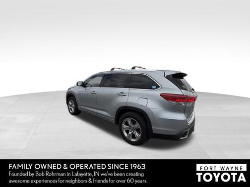 Celestial Silver Metallic 2019 Toyota Highlander Limited