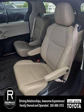 Sunset Bronze Mica 2021 Toyota Sienna XLE 7 Passenger