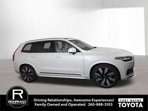 2023 Volvo XC90 Recharge Plug-In Hybrid T8 Ultimate Bright Theme 7-Seater