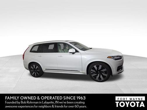 2023 Volvo XC90 Recharge Plug-In Hybrid T8 Ultimate Bright Theme 7-Seater