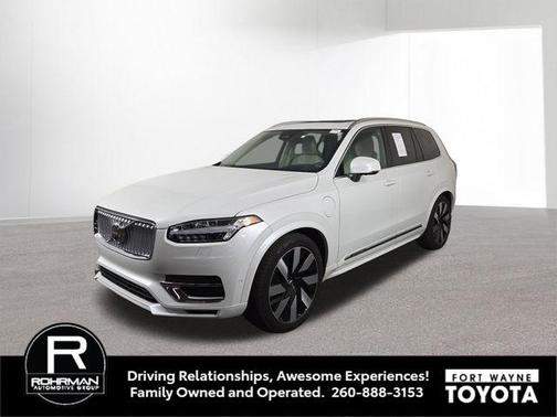 2023 Volvo XC90 Recharge Plug-In Hybrid T8 Ultimate Bright Theme 7-Seater