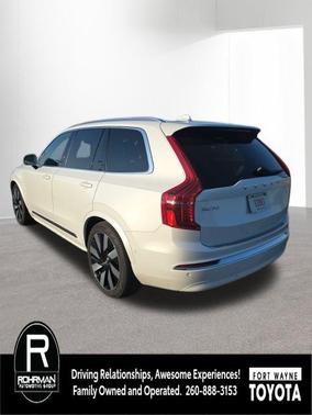 2023 Volvo XC90 Recharge Plug-In Hybrid T8 Ultimate Bright Theme 7-Seater