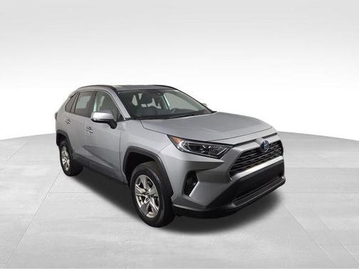 2020 Toyota RAV4 Hybrid XLE