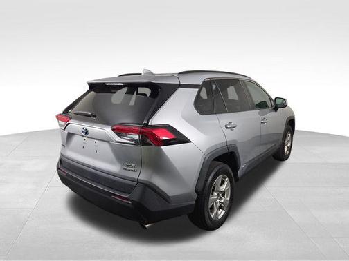 2020 Toyota RAV4 Hybrid XLE