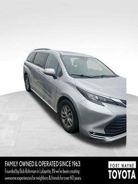 2024 Toyota Sienna XLE