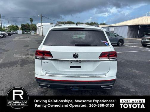 Pure White 2023 Volkswagen Atlas 3.6L SE w/Technology
