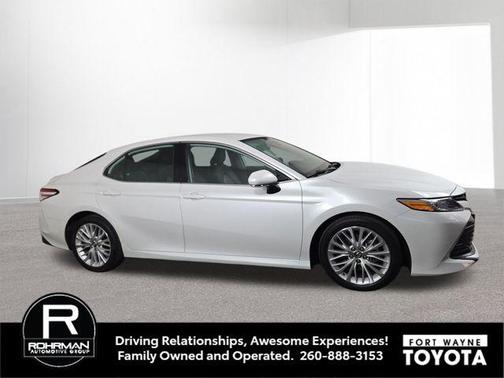 Wind Chill Pearl 2019 Toyota Camry XLE
