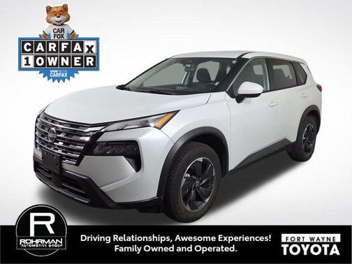 Everest White Pearl 2024 Nissan Rogue SV
