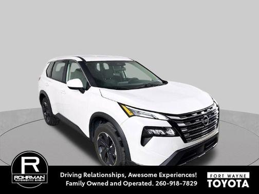 Everest White Pearl 2024 Nissan Rogue SV